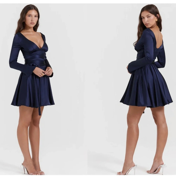 House of CB 'Dominique' Navy Plunge Satin‎ Mini Dress NWOT size M plus cup - Picture 1 of 8